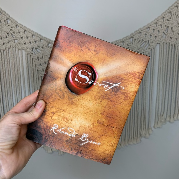 FREE W/ PURCHASE OF 20$+ The Secret Hardcover Book
